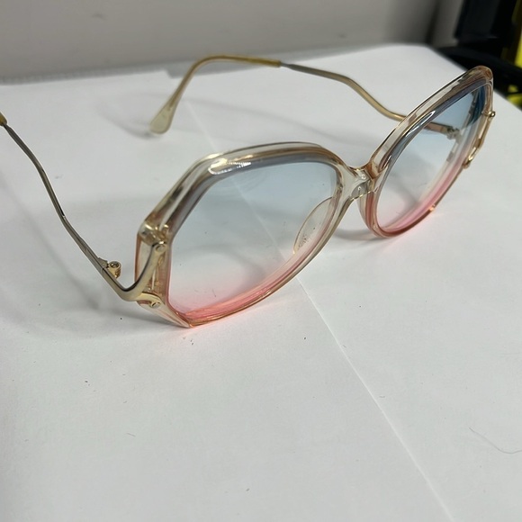 Luxottica Alexandra Vintage Sunglasses Clear Lucite Blue Pink Gradient Lenses main image 4